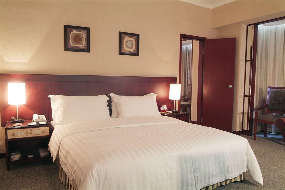 Rosedale Hotel & Suites Guangzhou - Free Shuttle Bus To Canton Fair מראה חיצוני תמונה