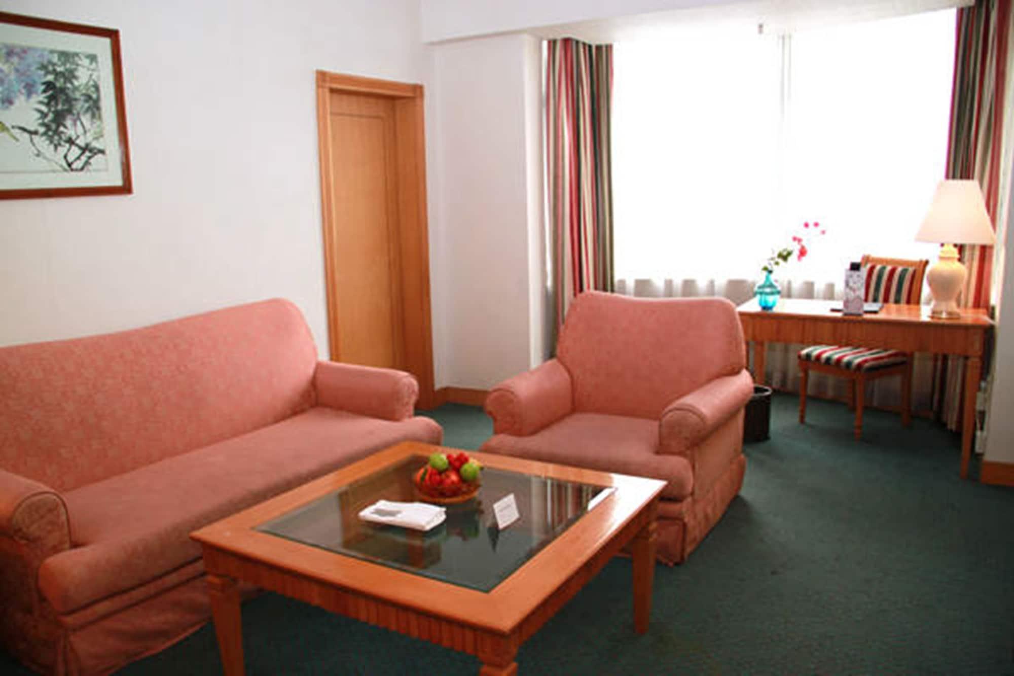 Rosedale Hotel & Suites Guangzhou - Free Shuttle Bus To Canton Fair מראה חיצוני תמונה