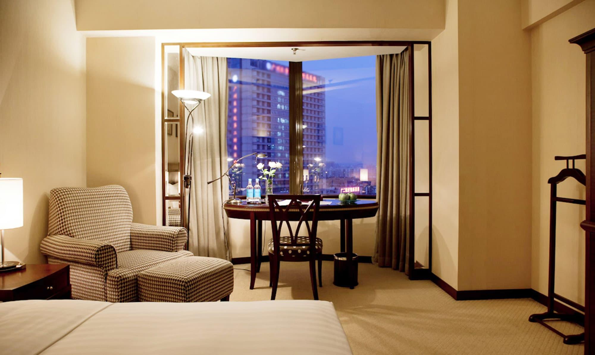 Rosedale Hotel & Suites Guangzhou - Free Shuttle Bus To Canton Fair מראה חיצוני תמונה
