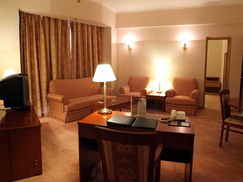 Rosedale Hotel & Suites Guangzhou - Free Shuttle Bus To Canton Fair מראה חיצוני תמונה