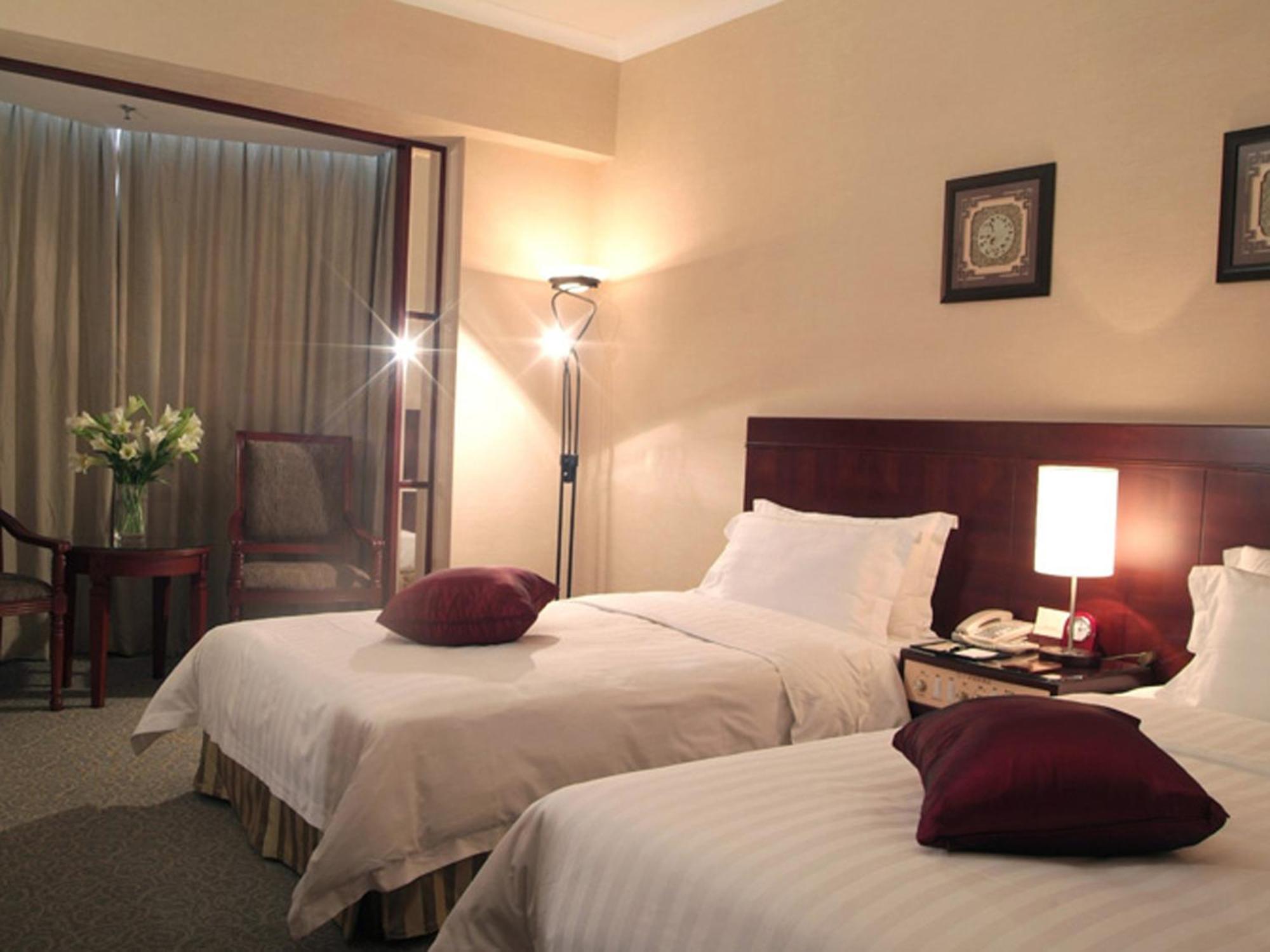Rosedale Hotel & Suites Guangzhou - Free Shuttle Bus To Canton Fair מראה חיצוני תמונה